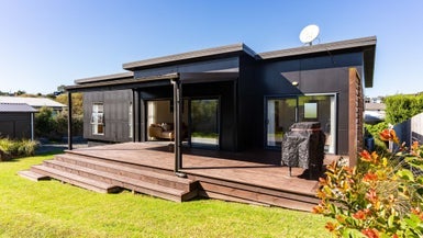 13 Te Whai Street, Mangawhai Heads, Mangawhai - Carousel 1