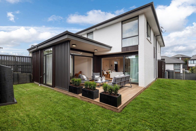 13 Inglewood Street, Wai o Taiki Bay, Auckland - Carousel 1