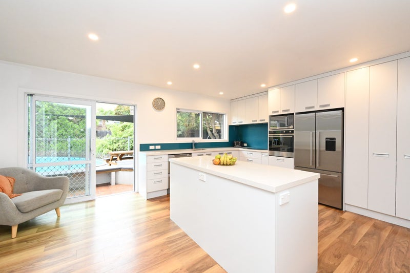 8 DArcy Place, Taradale, Napier - Carousel 1