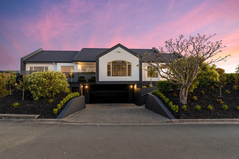 353 Princes Drive, Britannia Heights, Nelson - Carousel 1