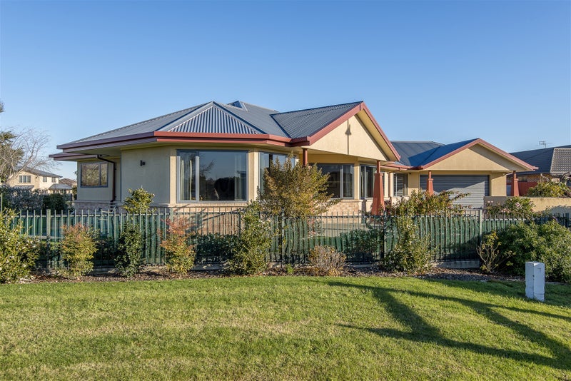 18 Marguerite Place, Aidanfield, Christchurch - Carousel 1