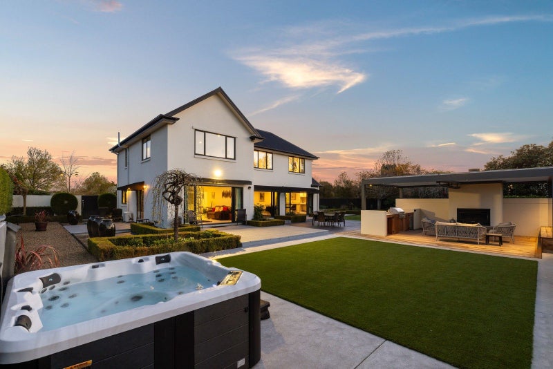 51 Lewisham Park, St Albans, Christchurch - Carousel 1