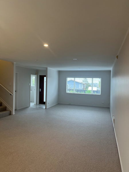 2/62 Peter Buck Road, New Windsor, Auckland - Carousel 1