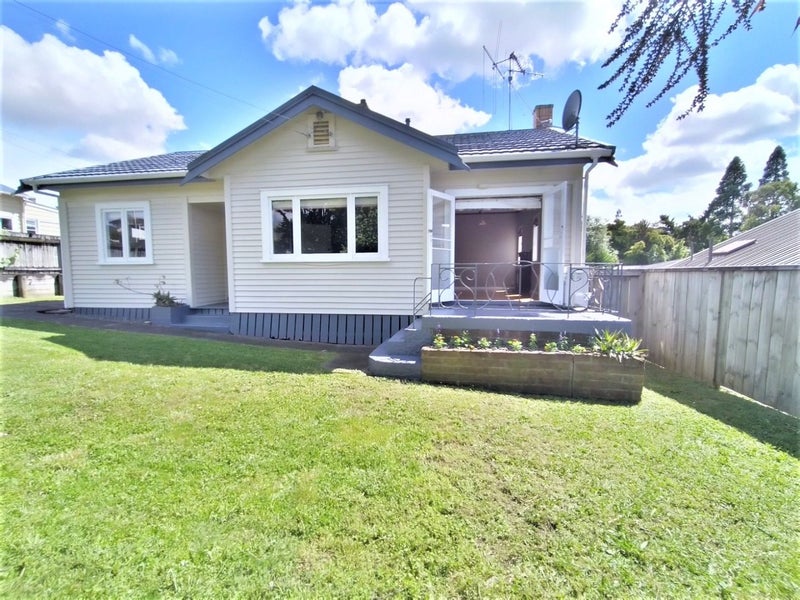 24 Hinau Street, Maeroa, Hamilton - Carousel 1