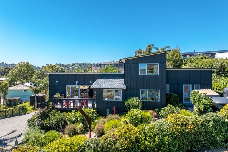 14 Natzka Road, Ostend, Waiheke Island - Carousel 1