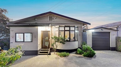 34 Avenue Road, Otahuhu, Auckland - Carousel 1