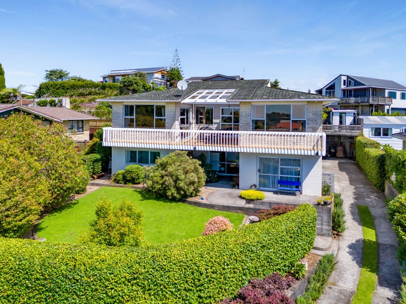 9 Saint Ives Grove, Whalers Gate, New Plymouth - Carousel 1