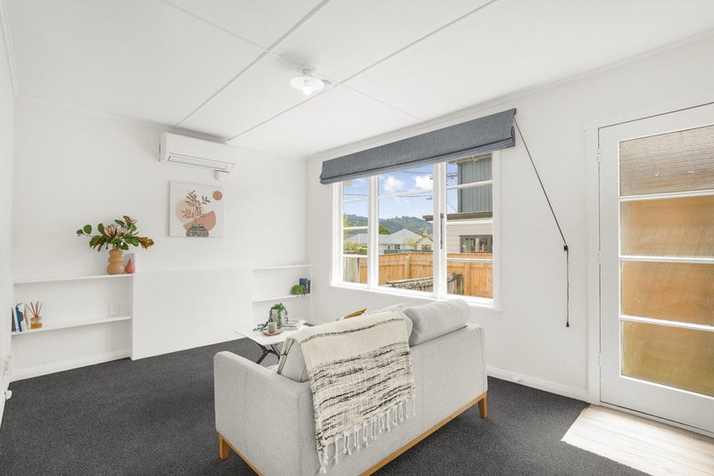 1/3 Huia Grove, Elderslea, Upper Hutt - Carousel 1