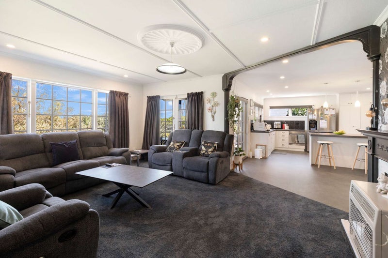 2 Montgomery Road, Otamatea, Whanganui - Carousel 1