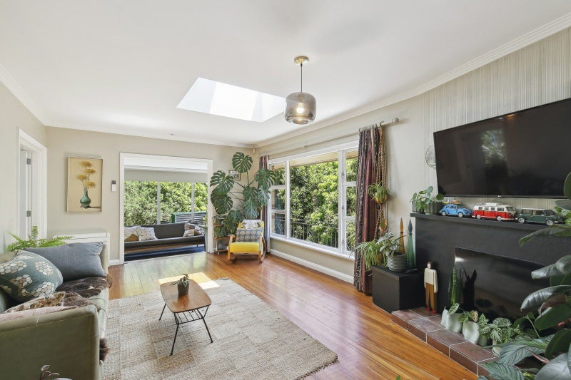 6 Travers Street, Vogeltown, Wellington - Carousel 1