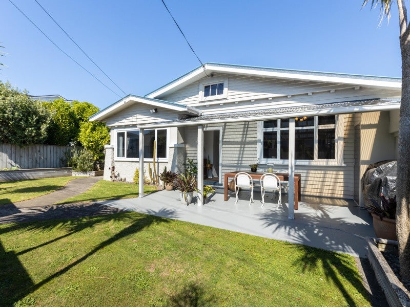 25 Birdwood Avenue, Moturoa, New Plymouth - Carousel 1