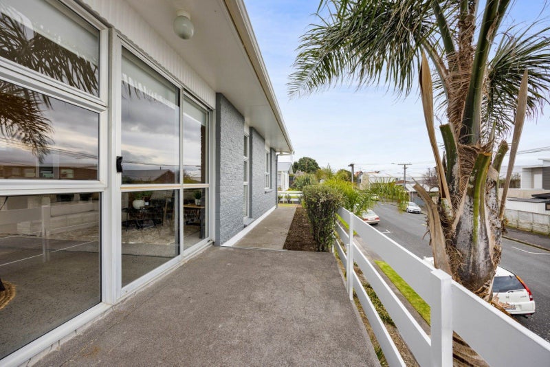 1/246 Courtenay Street, Strandon, New Plymouth - Carousel 2