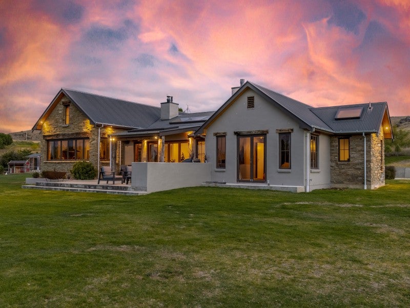 141 Lower Manorburn Dam, GALLOWAY, ALEXANDRA - Carousel 1