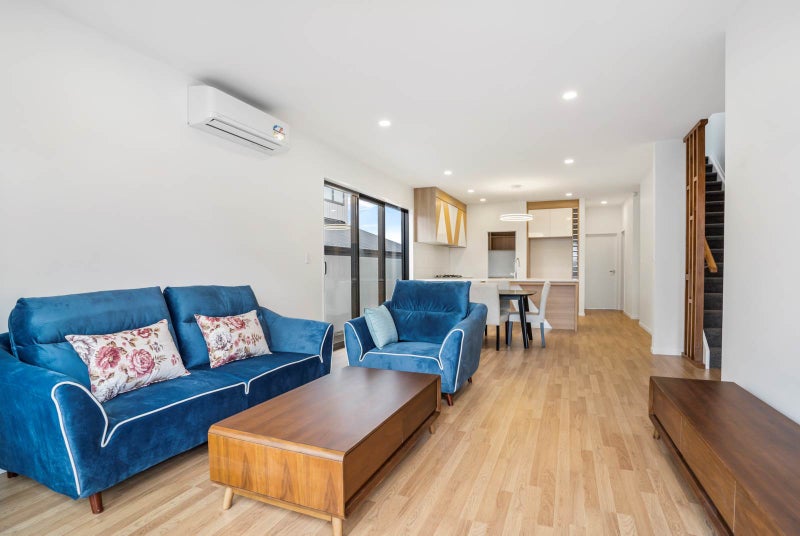 38 Tihema Lane, Westgate, Auckland - Carousel 1