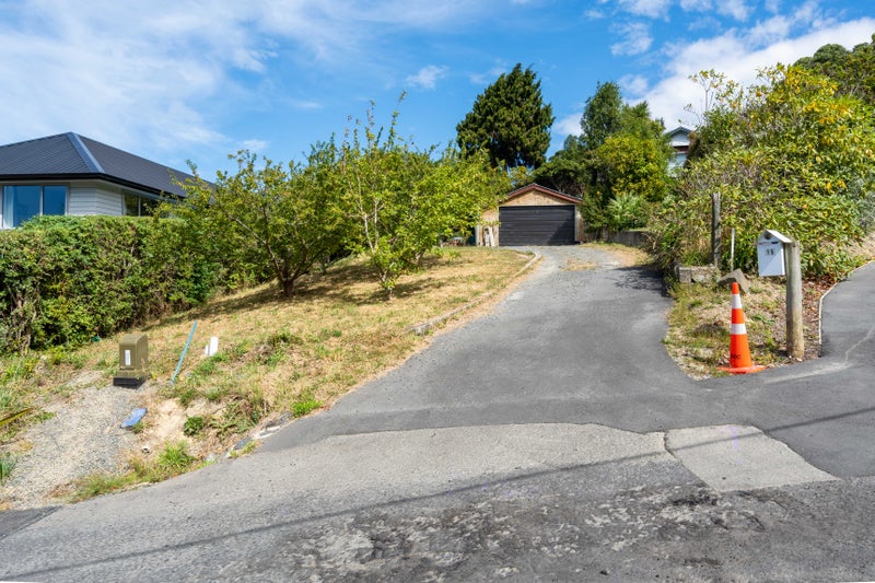 11 Wren Lane, Saint Leonards, Dunedin - Carousel 1