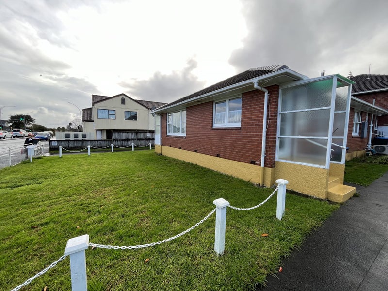 1/96 St Lukes Road, Mount Albert, Auckland - Carousel 7