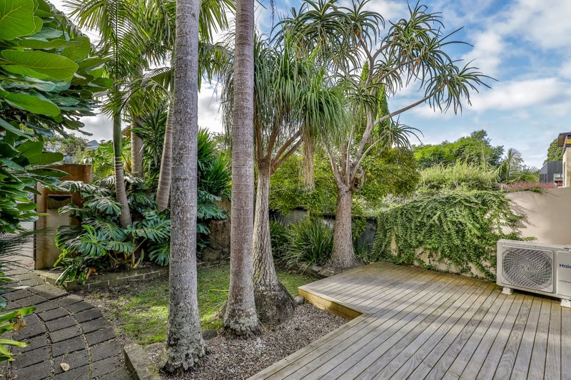 26 Larchwood Avenue, Westmere, Auckland - Carousel 2
