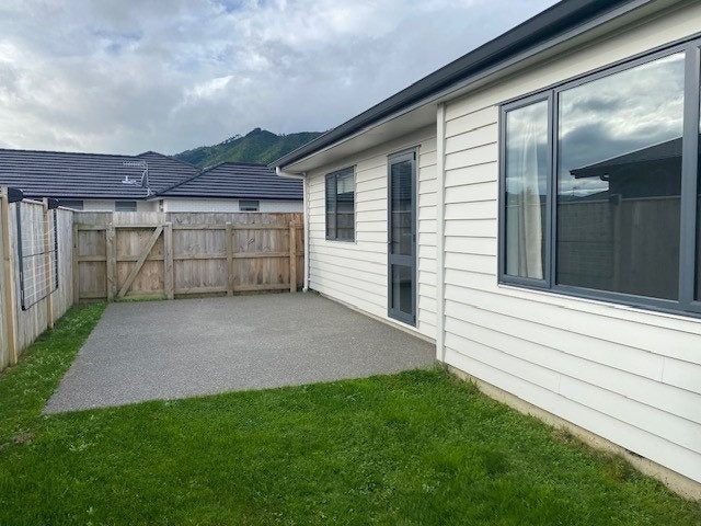1 Teiaroa Street, Waikanae - Carousel 19