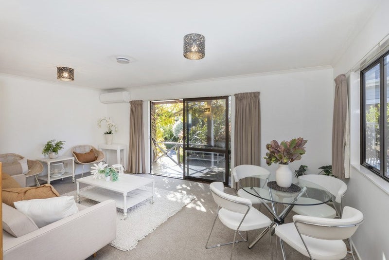 2/11 Duncan Street, Sumner, Christchurch - Carousel 2