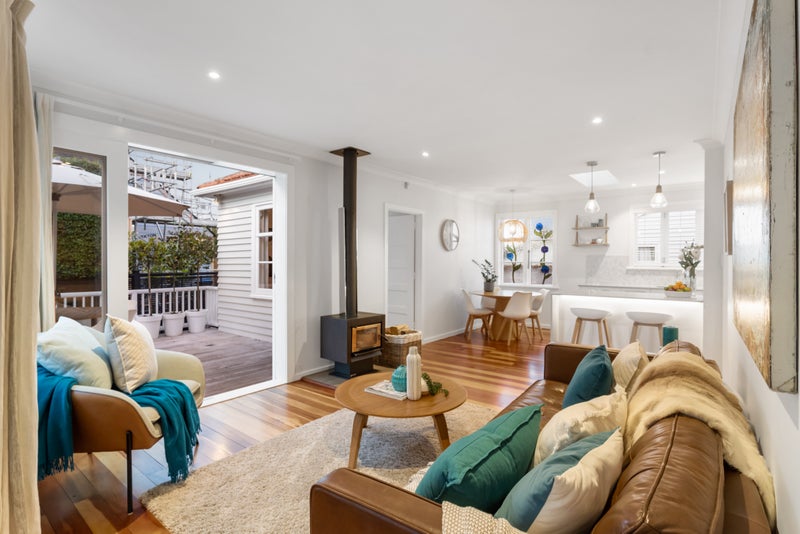 34 Kowhatu Road, One Tree Hill, Auckland - Carousel 2