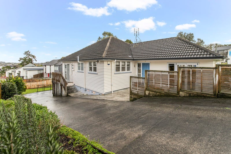 41 Castledine Crescent, Glen Innes, Auckland - Carousel 1