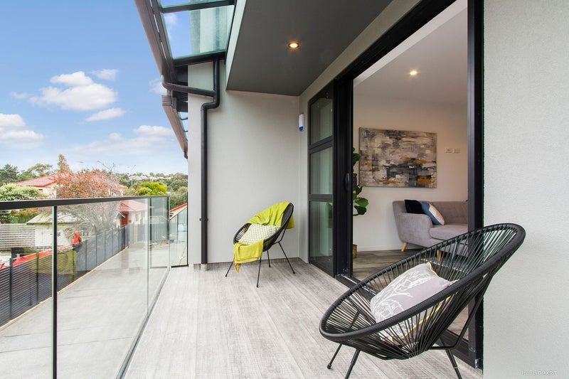 1/32 Cardigan Street, Western Springs, Auckland - Carousel 2
