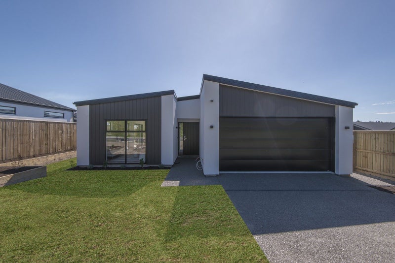 11 Withers Crescent, Halswell, Christchurch - Carousel 2