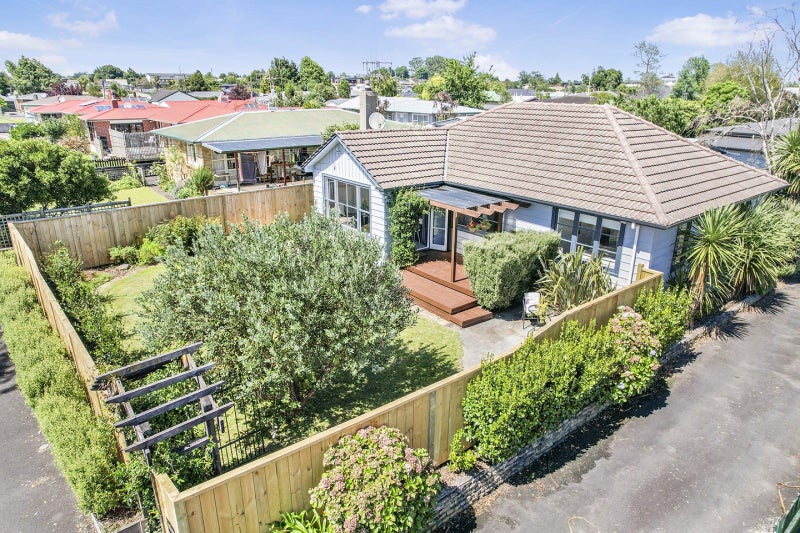 9 Richan Street, Glenview, Hamilton - Carousel 1