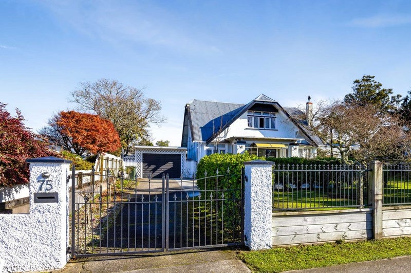 75 Broadway, Stratford - Carousel 1