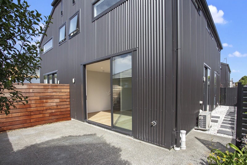 18D Collins Street, Addington, Christchurch - Carousel 2