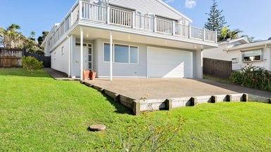 9 Sealy Road, Torbay, Auckland - Carousel 1