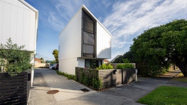 4/2 Riversdale Road, Avondale, Auckland - Carousel 1