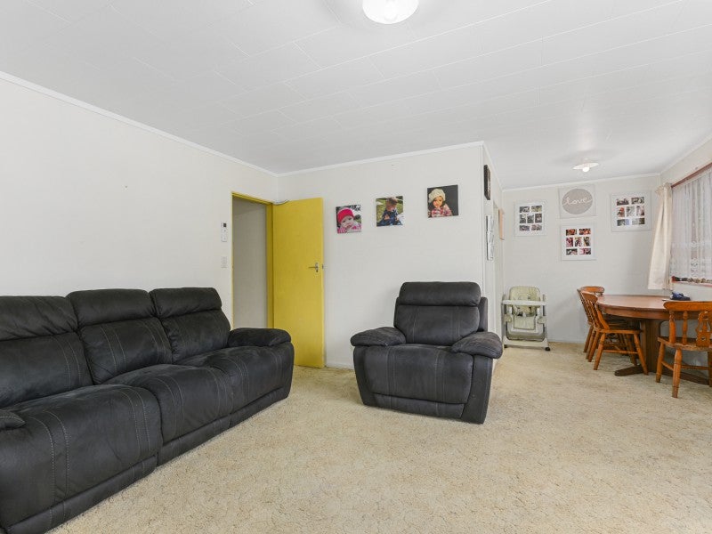 71A Gemstone Drive, Birchville, Upper Hutt - Carousel 2