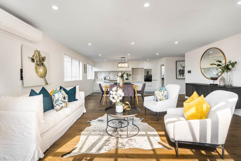 15A Tahu Crescent, Sunnynook, Auckland - Carousel 1