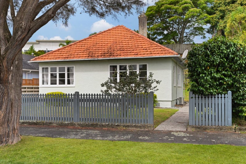 20 Galway Avenue, Hamilton East, Hamilton - Carousel 1