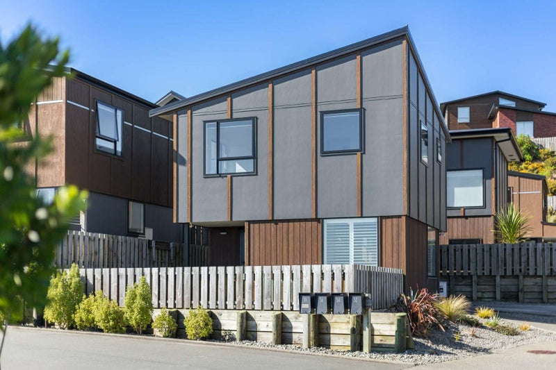 38 Astelia Way, Woodridge, Wellington - Carousel 1