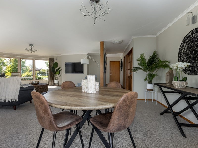 11 Kensington Drive, Taradale, Napier - Carousel 2