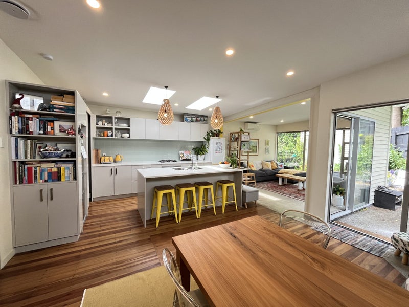 31 Newman Terrace, Thorndon, Wellington - Carousel 1