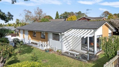 43 Botany Road, Botany Downs, Auckland - Carousel 1