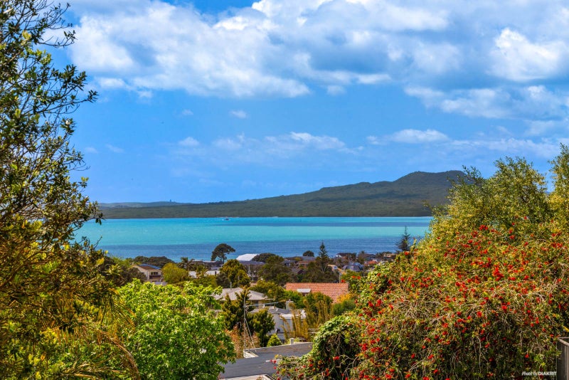 119 East Coast Road, Castor Bay, Auckland - Carousel 2