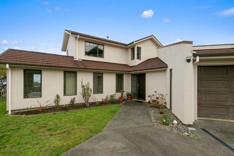 49 Dowse Drive, Maungaraki, Lower Hutt - Carousel 1