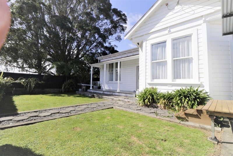 36 Mahoney Street, Whanganui East, Whanganui - Carousel 1