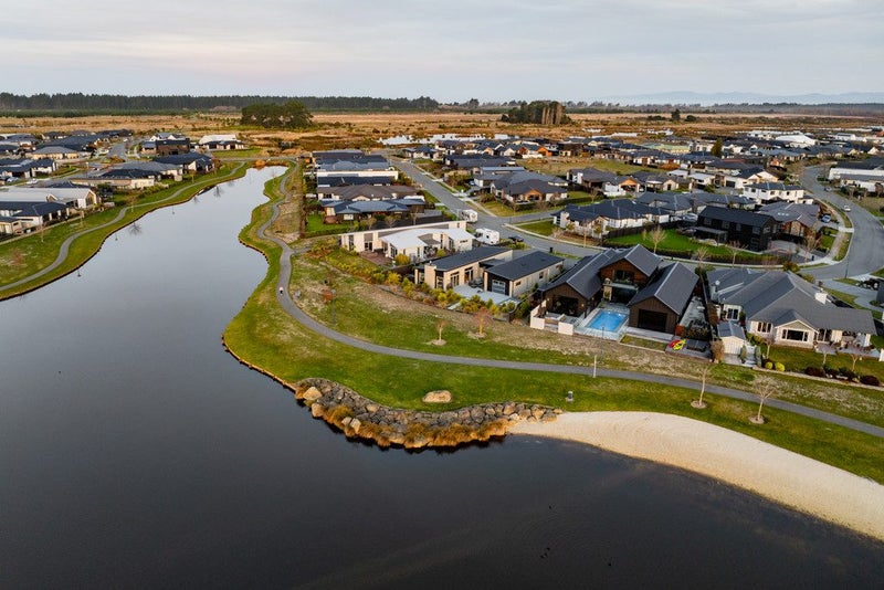 65 The Esplanade, Pegasus - Carousel 23