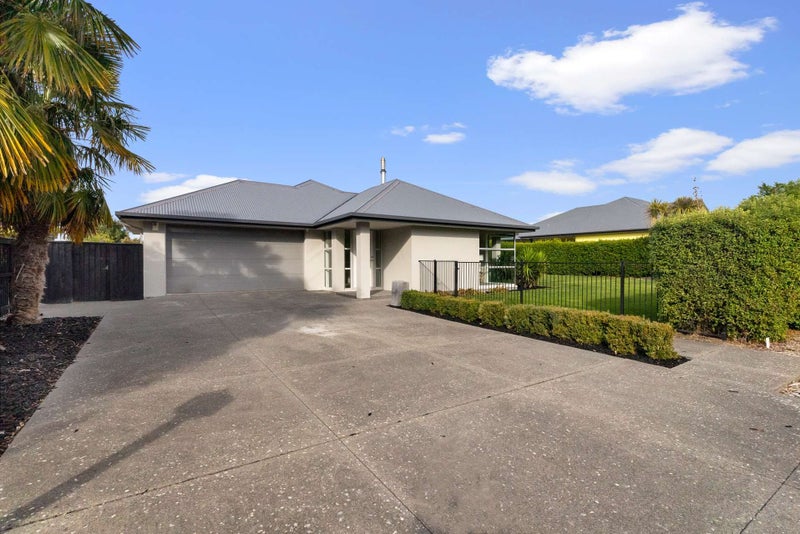 24 Hemingway Place, Spencerville, Christchurch - Carousel 1