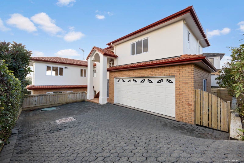 38 Carlton Street, Hillsborough, Auckland - Carousel 1