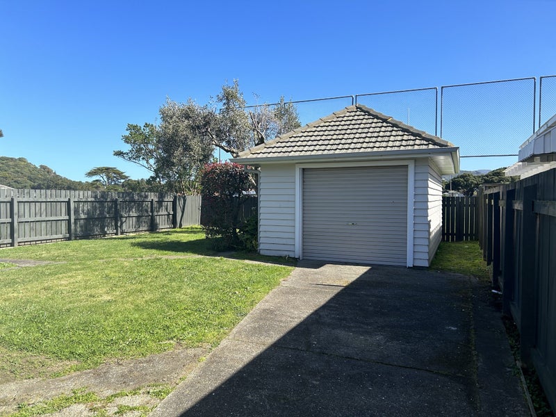 16 Strathmore Avenue, Strathmore Park, Wellington - Carousel 21