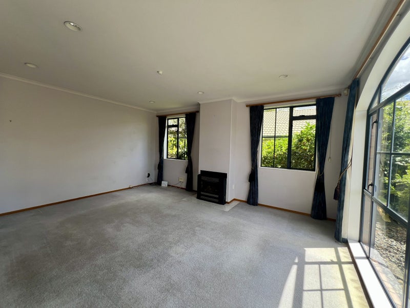 12 Chapel Hill, Rototuna, Hamilton - Carousel 23