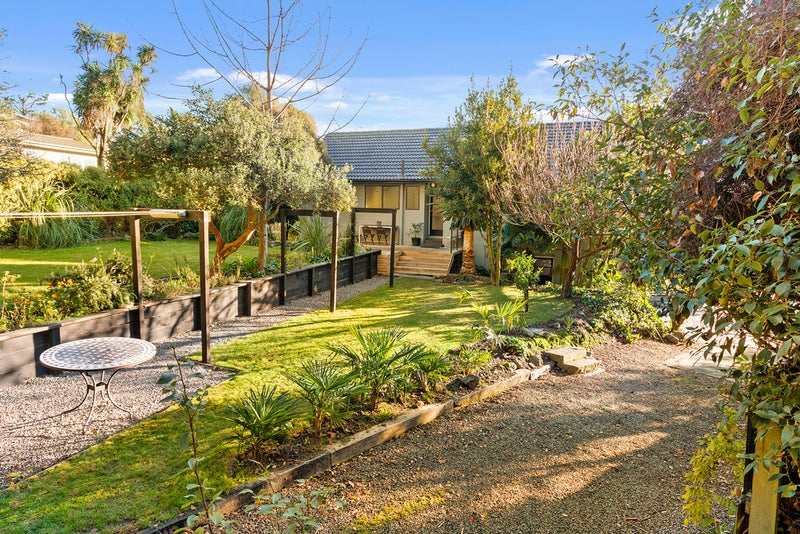 4A Cannon Hill Crescent, Mount Pleasant, Christchurch - Carousel 2