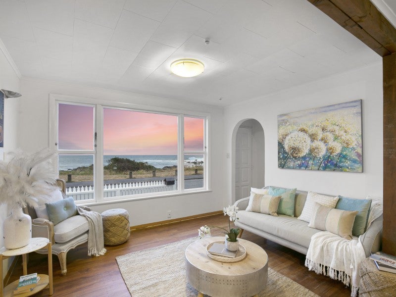 128 Owhiro Bay Parade, Owhiro Bay, Wellington - Carousel 1