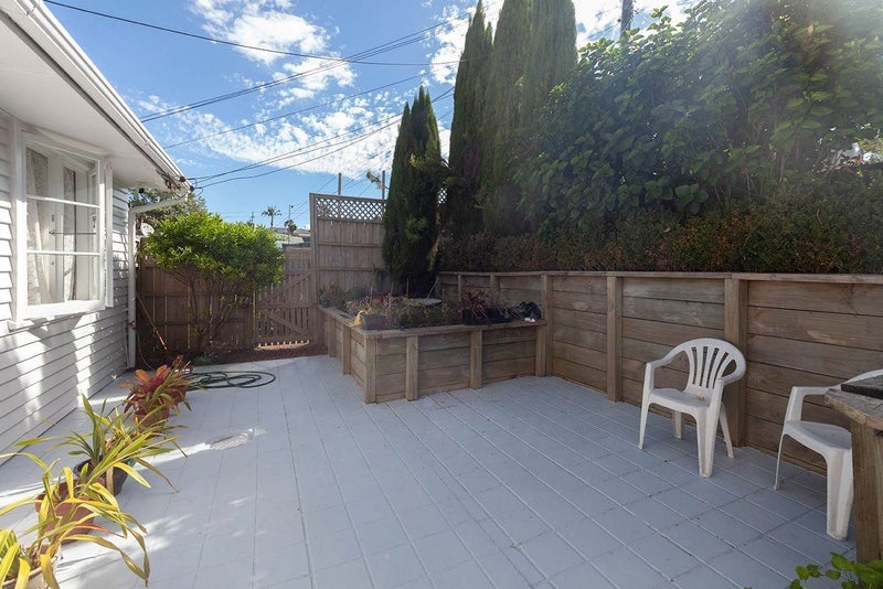 15 McIlroy Avenue, Hillsborough, Auckland - Carousel 15